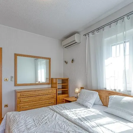 Casa de hóspedes Covic 3*